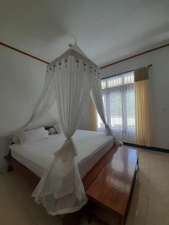 Hotel La Belle Etoile Labuan Bajo Exterior foto